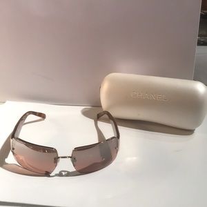 Bling tortoise shell CHANEL Sunglasses